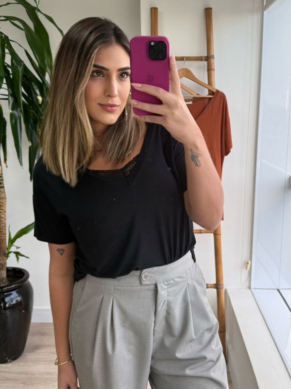 BLUSA BASICA DECOTE EM V 
