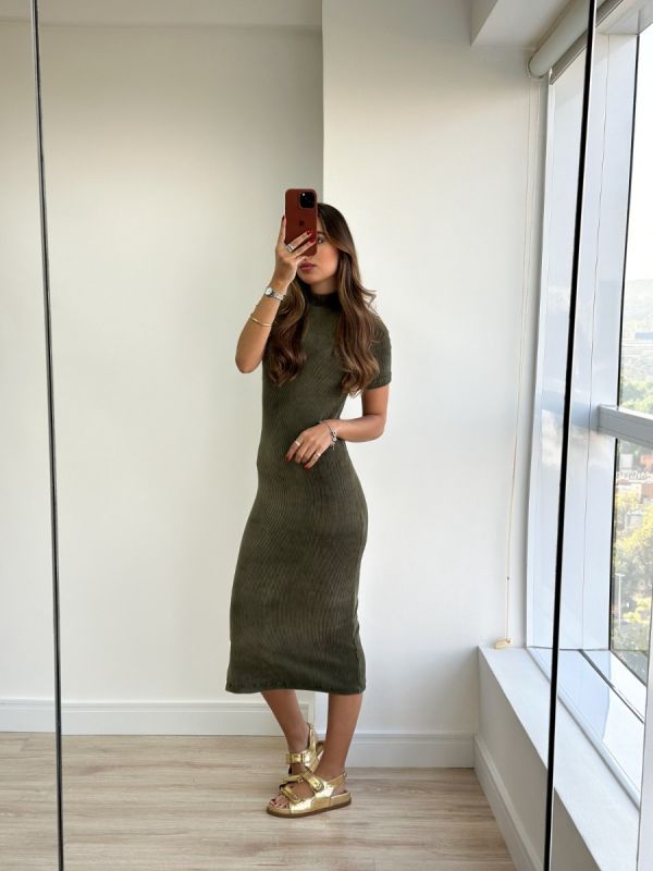 VESTIDO MIDI VELUDO