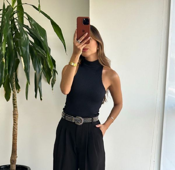 CROPPED GOLA ALTA CANELADO 
