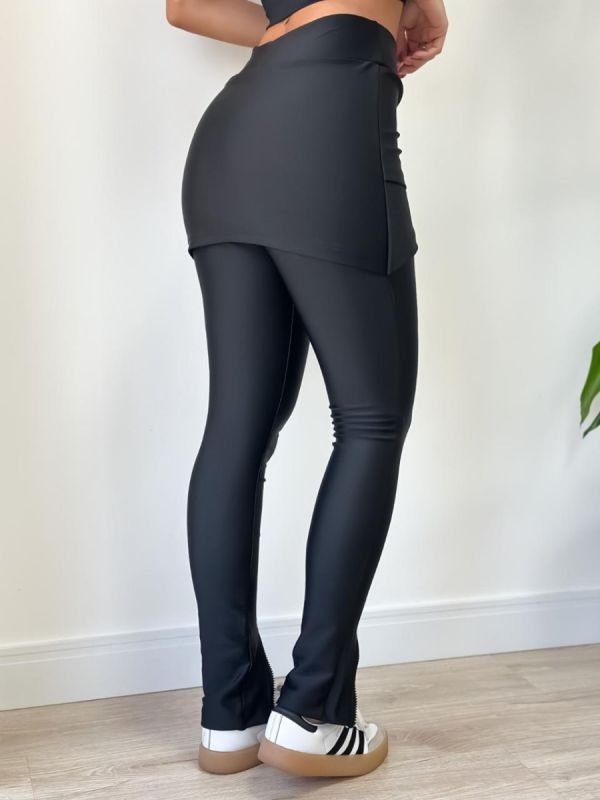 CALÇA SKINNY SCULPY COM SAIA CRUZADA 