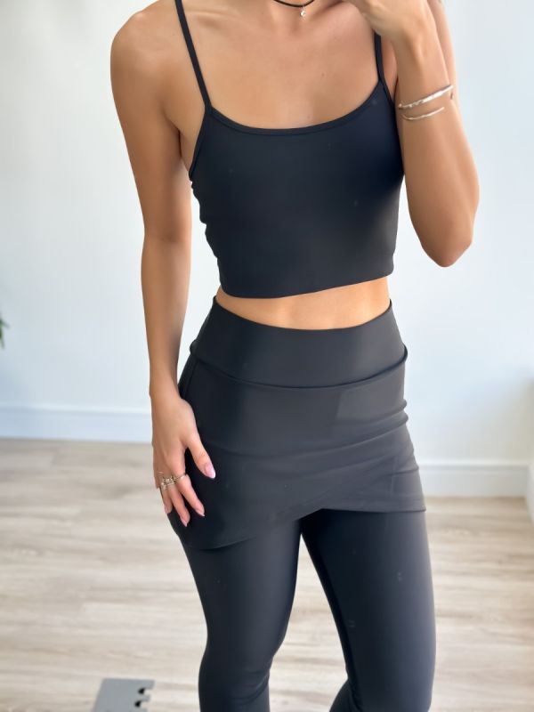 CALÇA SKINNY SCULPY COM SAIA CRUZADA 