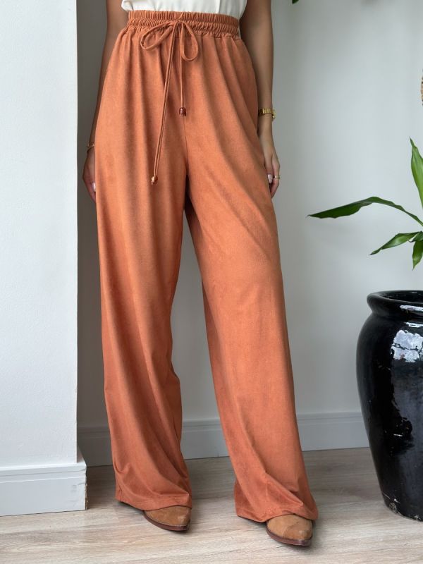 CALCA PANTALONA SUEDE COM PONTEIRA