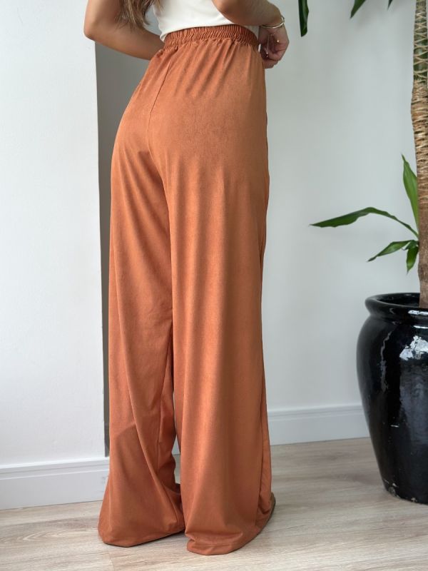 CALCA PANTALONA SUEDE COM PONTEIRA