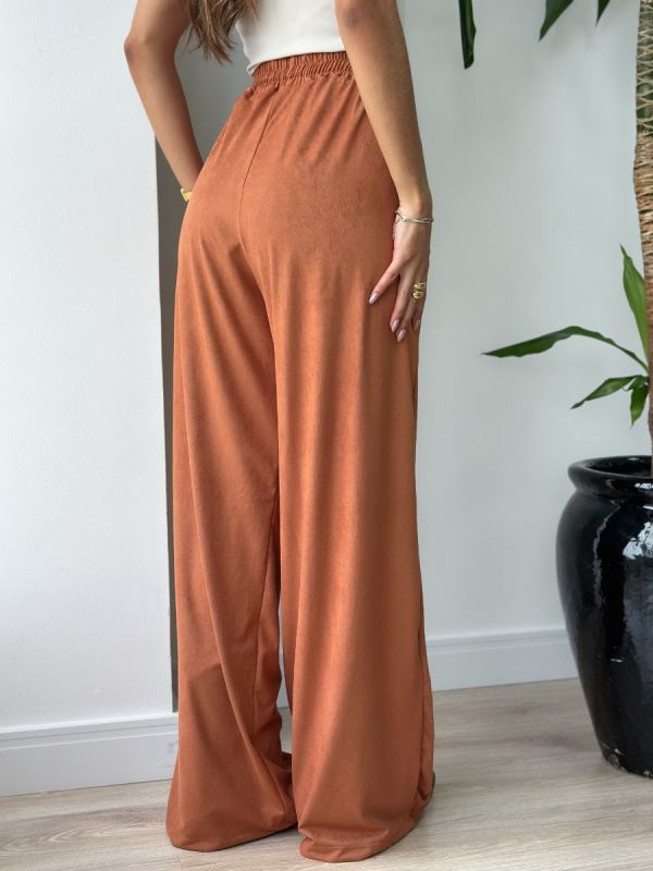CALCA PANTALONA SUEDE COM PONTEIRA