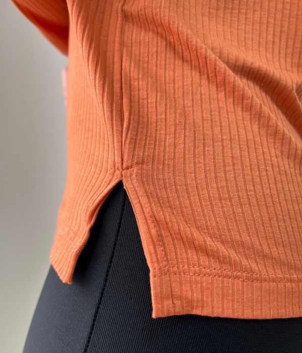 BLUSA RECORTES MANGA LONGA