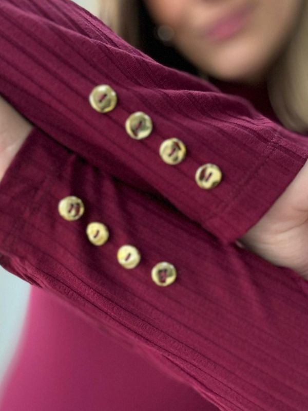 BLUSA GOLA ALTA COM BOTOES